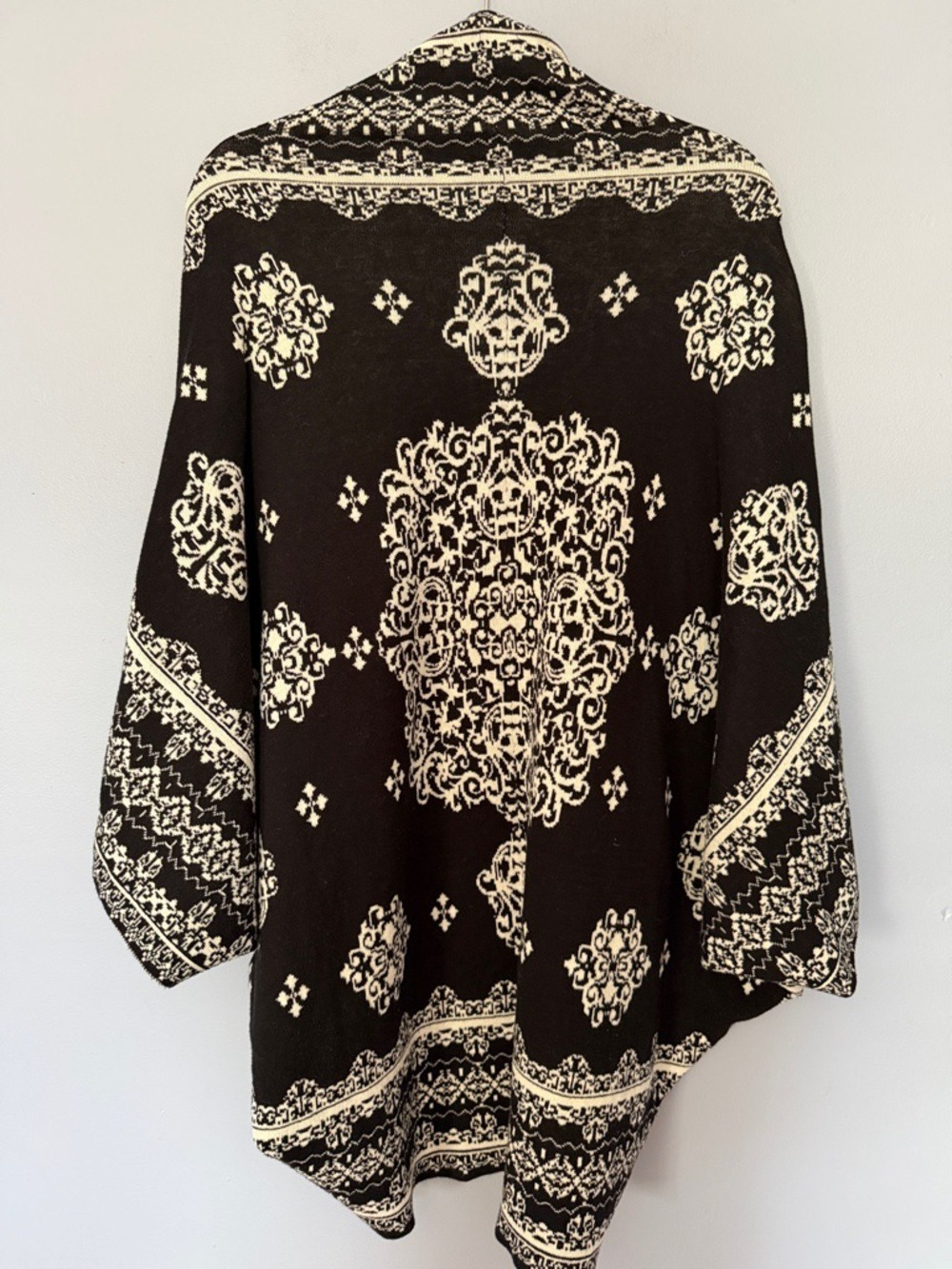 Romeo & Juliet Couture Black Cream Geometric Shawl Cardigan Open Front Medium - Picture 6 of 9
